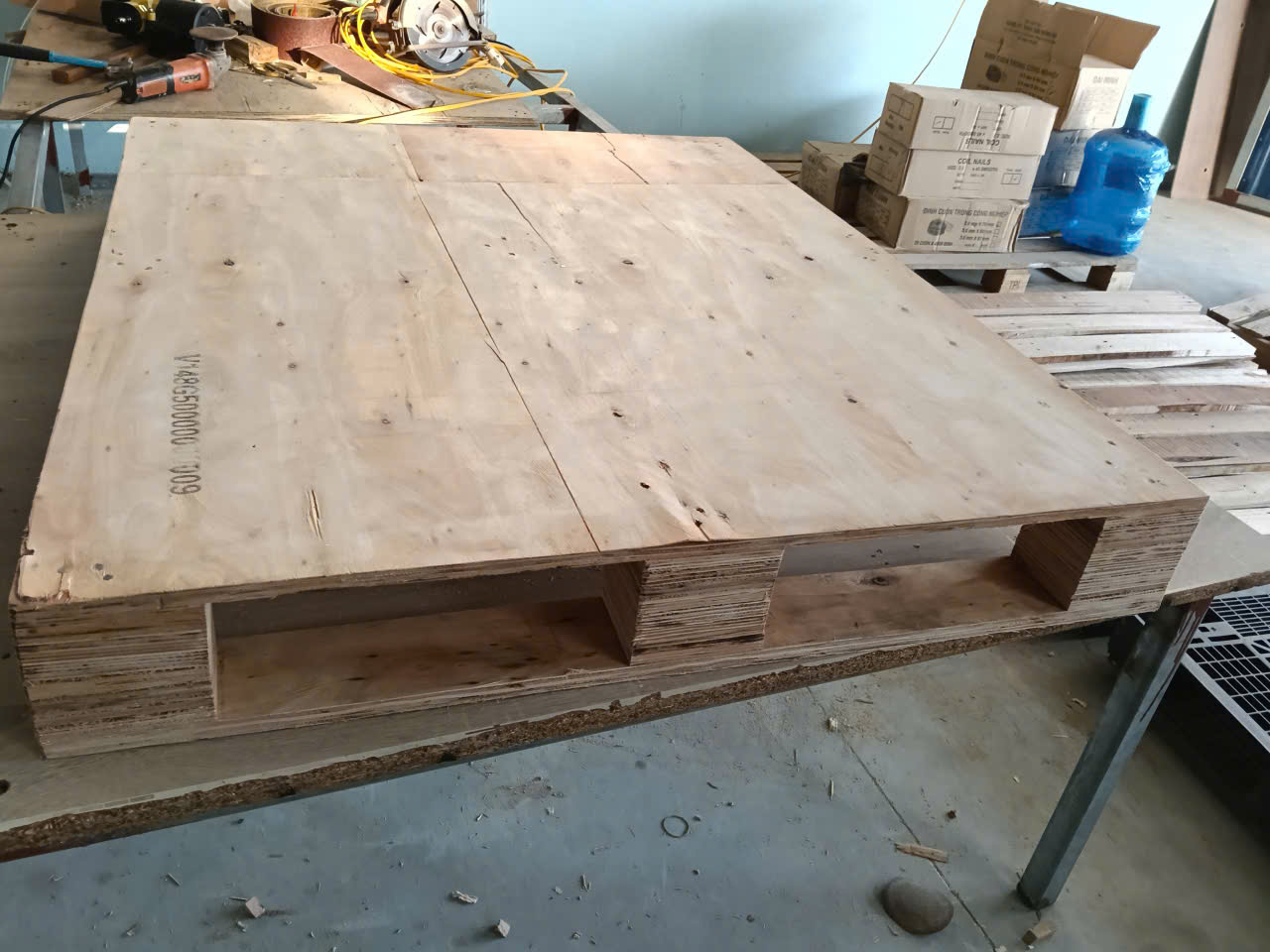 Pallet gỗ mặt phẳng